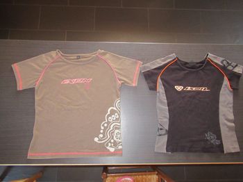 Tee-shirt femme Ixon 40 / L + don d'un autre tee-shirt Ixon (moto)