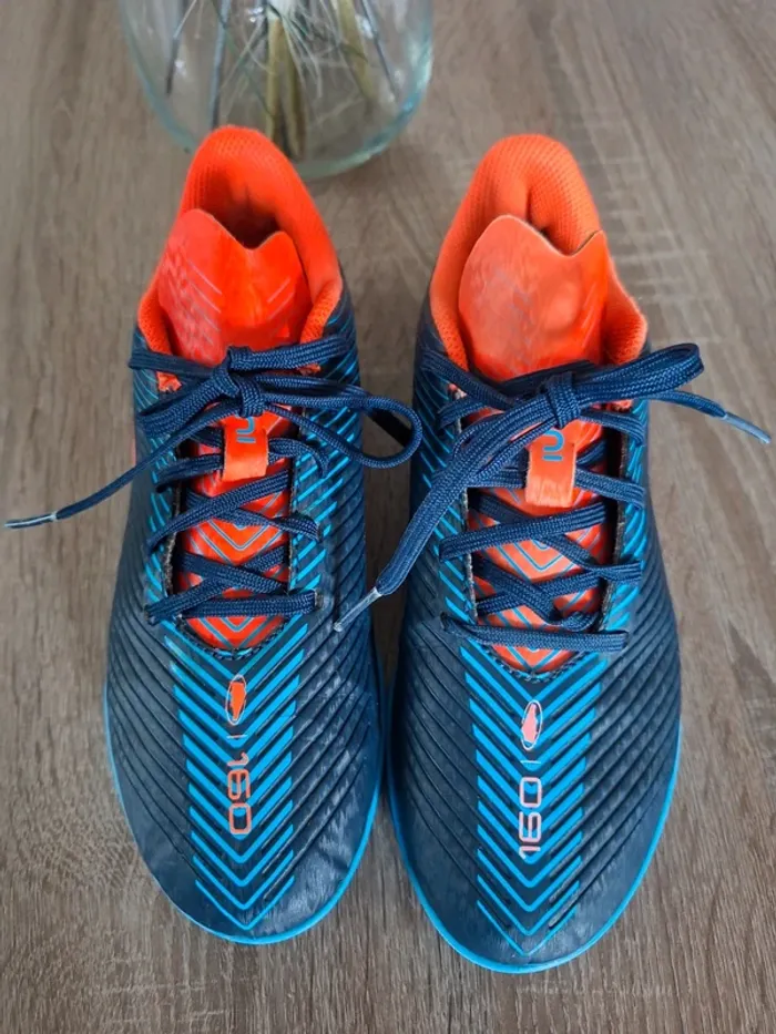 Chaussures de foot t38 - photo numéro 2