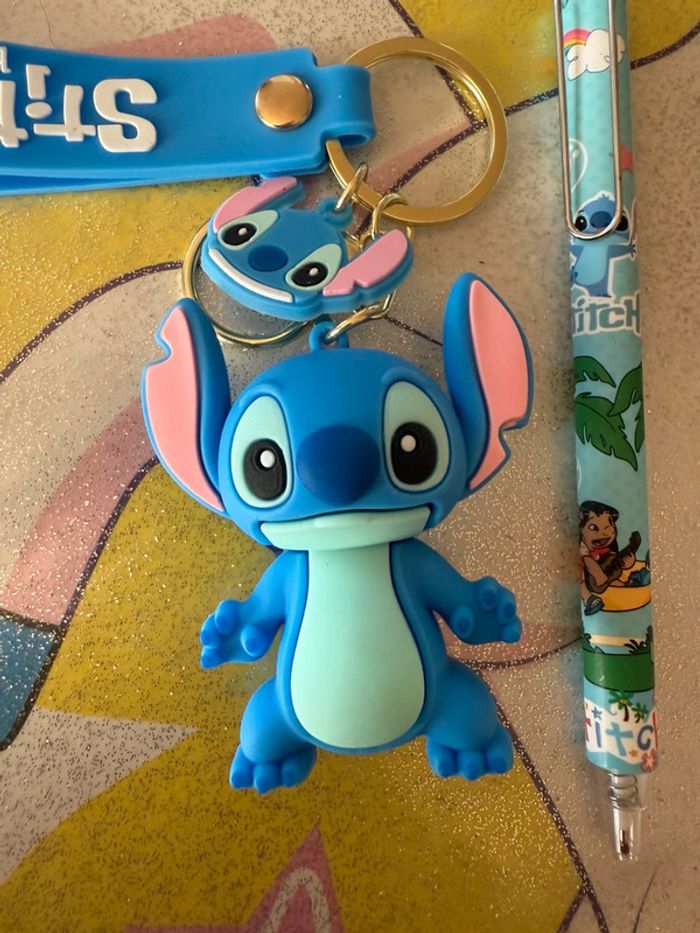 Lot porte clé et stylo Stitch - photo numéro 2