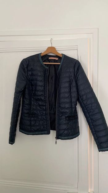 Doudoune taille M bleu marine et liserés en jean marque Talitha