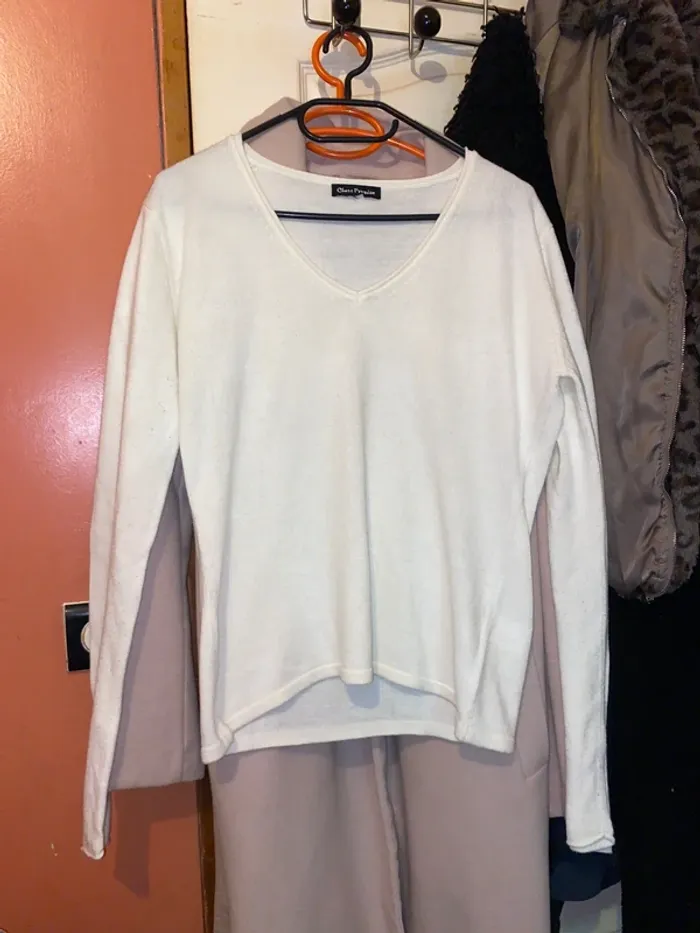 Pull blanc col V