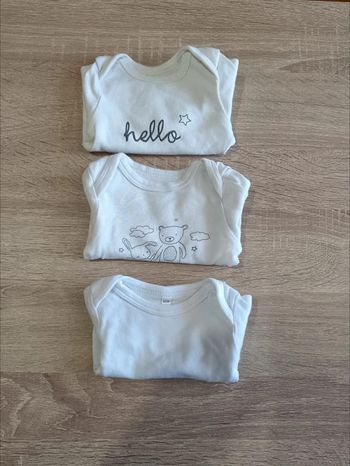 C44 Lot bodies 3 mois