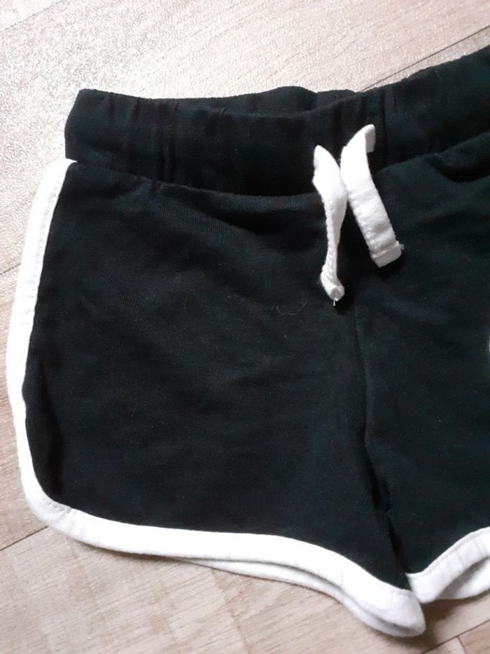 Short fille noir et blanc 2 ans neuf - photo numéro 3