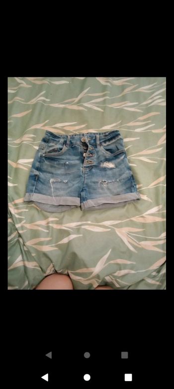 Short fille