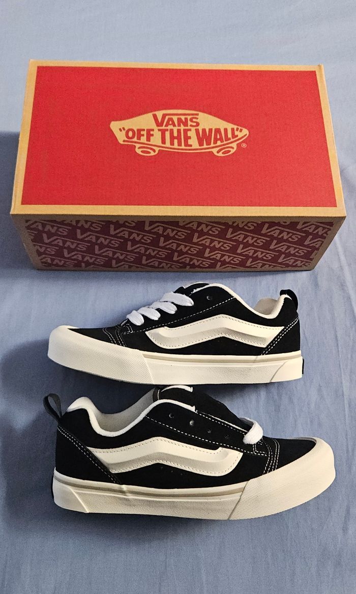 Baskets Vans Knu Skool femme cuir noire et blanche taille 36 - photo numéro 2