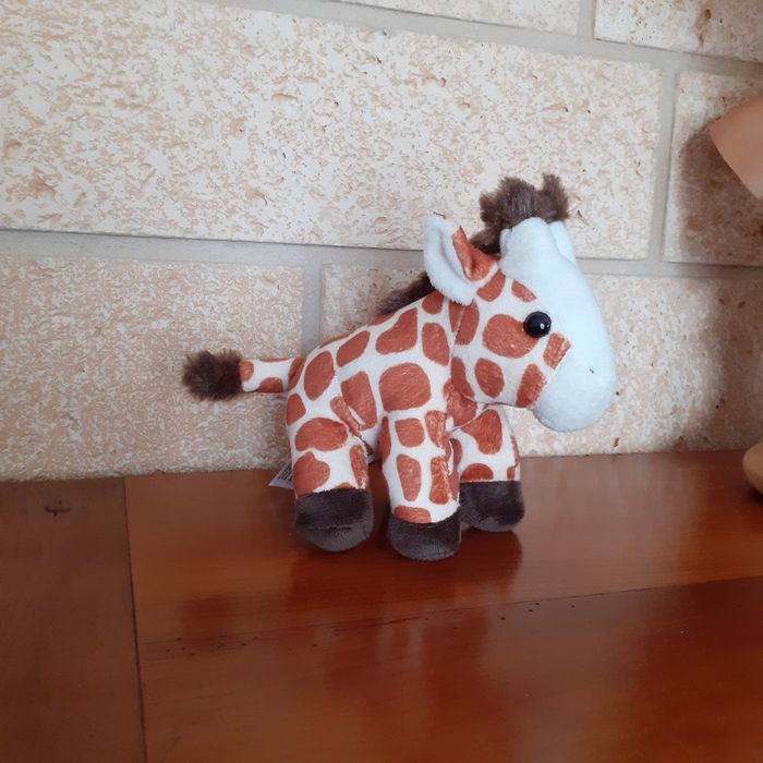 Neuf: Doudou-Peluche " Bébé Girafe"