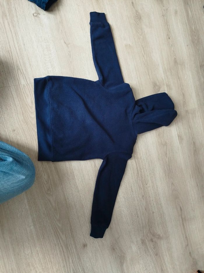 Pull a capuche tissaia 6 ans - photo numéro 3