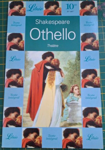 Livre pièce de théâtre "candide " en très bon état