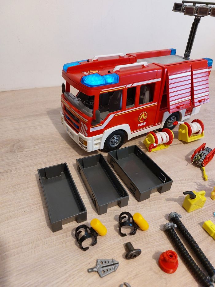 Camion de pompiers playmobil - photo numéro 2
