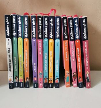 Lot collection livres KINRA GIRLS 