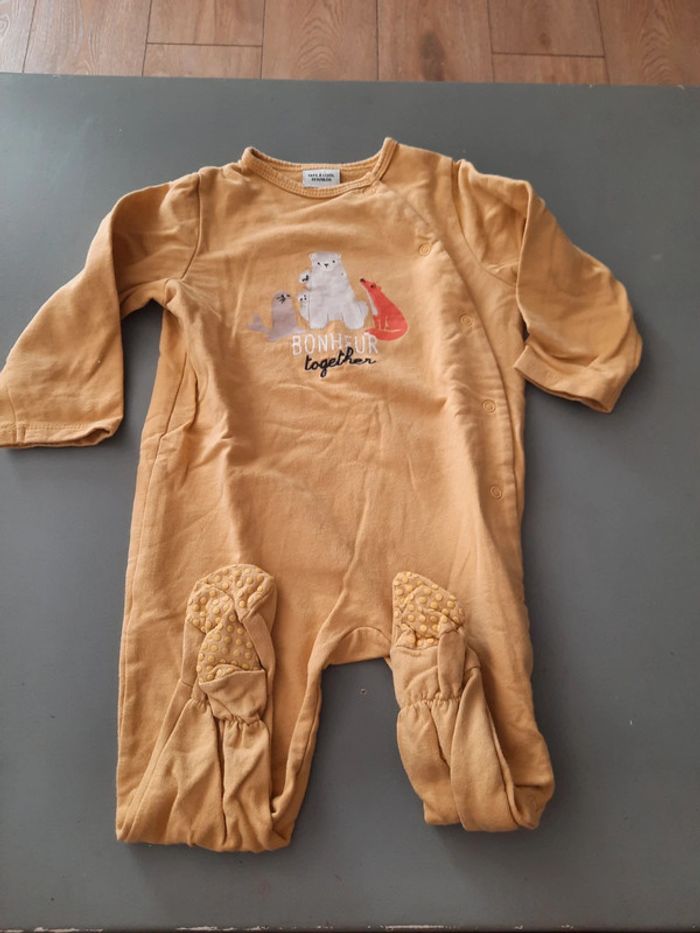 Lot 2 pyjamas 23 mois