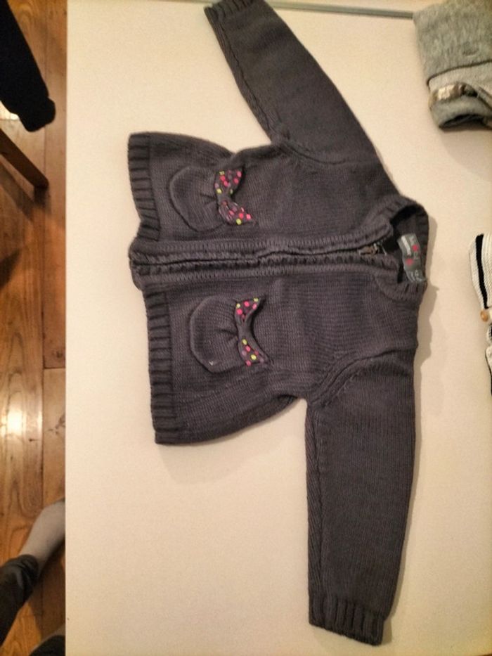 Lot 6 gilets 12 mois - photo numéro 3