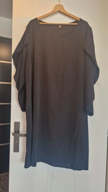 Robe noire large