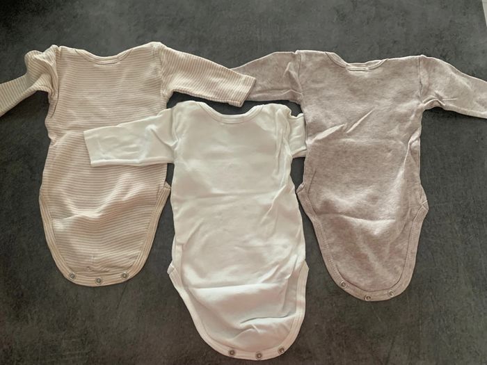 Lot de 3 bodies 1 mois - photo numéro 3