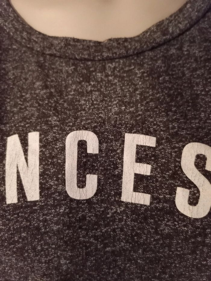 Très joli sweat 👸 - photo numéro 3