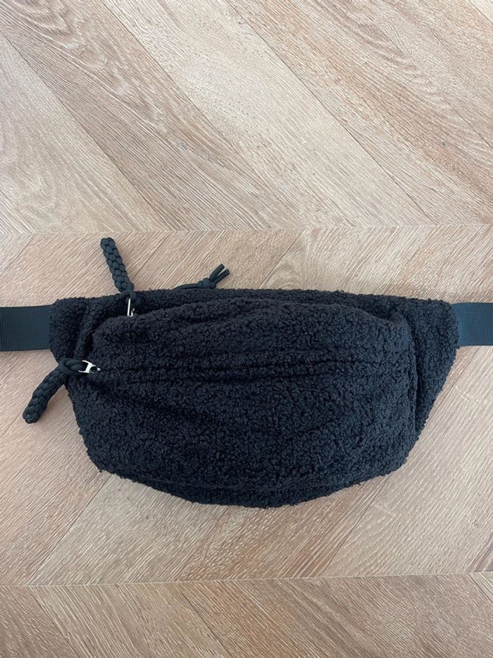 Sac besace noir effet moumoute banane - photo numéro 2