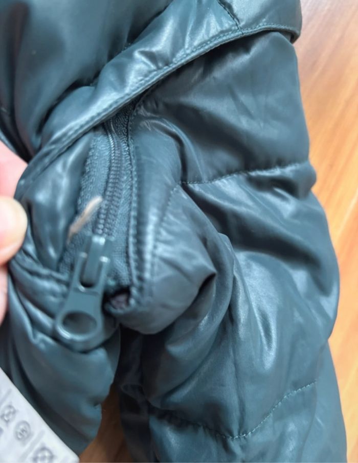 Neuf Doudoune réversible verte et marine manches amovibles/ Benetton / taille 1 an - 18 mois / 82 cm - photo numéro 6