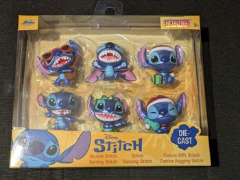 Coffret de 6 figurines stitch neuf