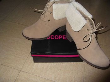 superbes chaussures taille 40 - NEUF