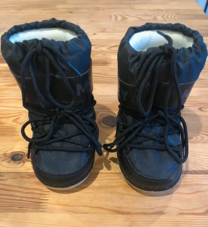 Bottes de neige. Taille 20-22 - photo numéro 3