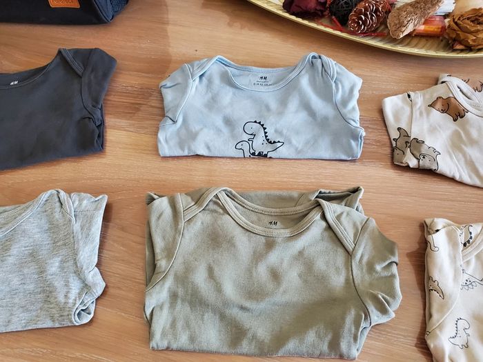 Lot de 6 bodies ML taille 24 mois H&M - photo numéro 4