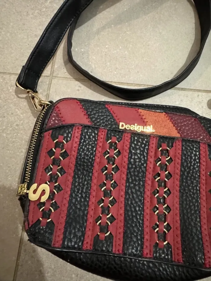 Sac à bandoulière Desigual, très bon état, 20*15cm - photo numéro 2