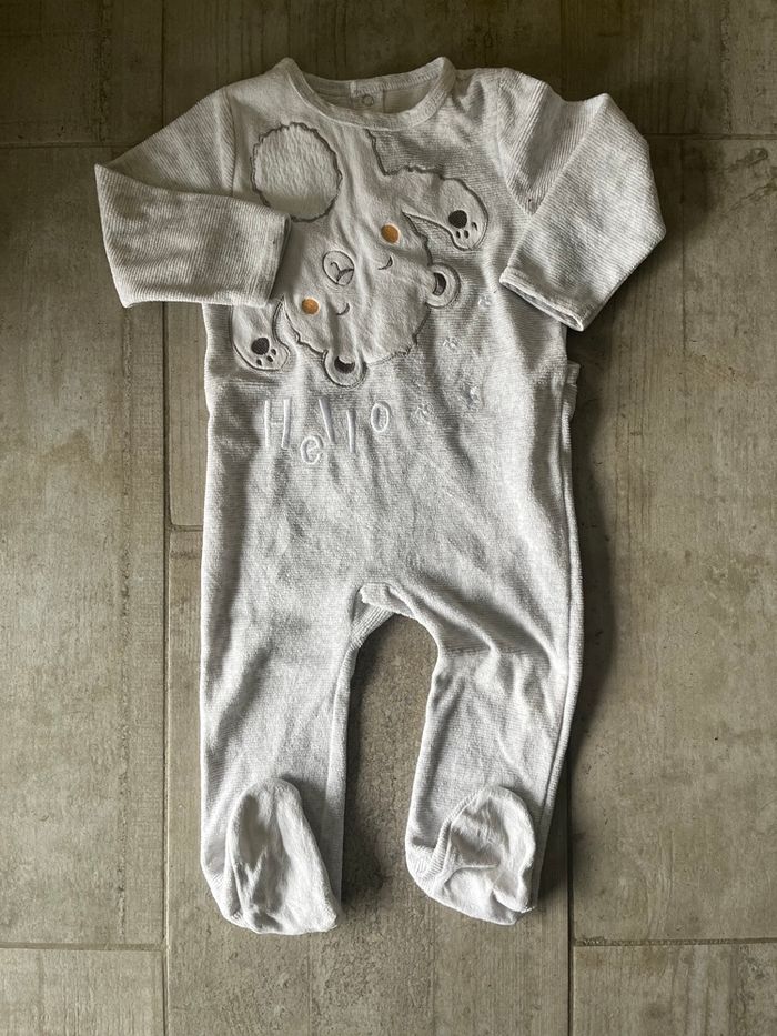 Lot de pyjamas - photo numéro 2