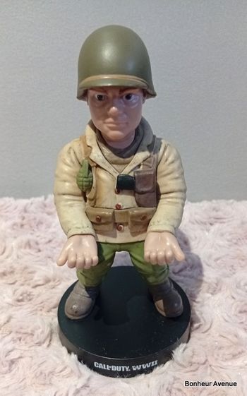 Figurine porte manette collector Call of Duty WWII