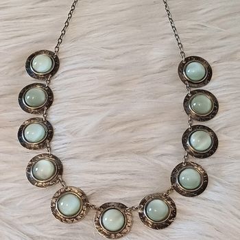 Collier vintage en métal argenté et pierre de lune