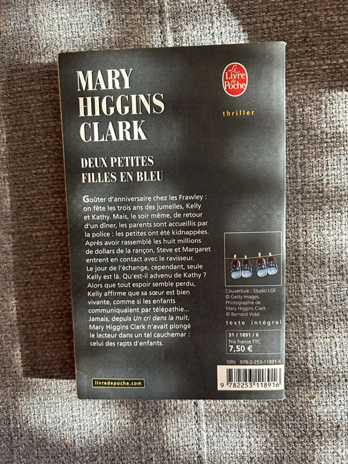 Deux petites filles en bleu - photo numéro 2