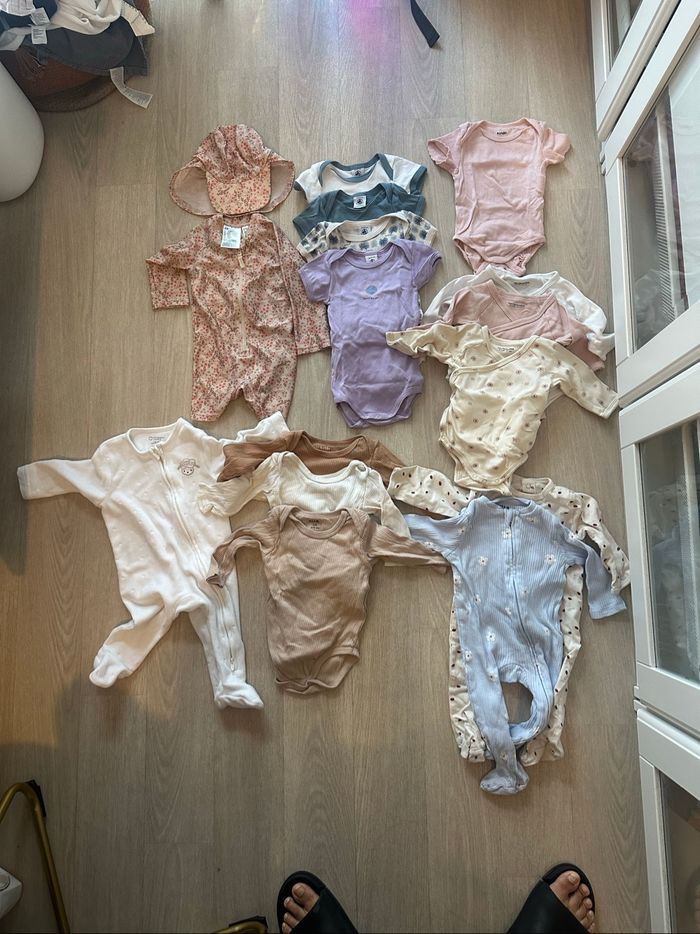 Lot 38 articles fille 6 mois