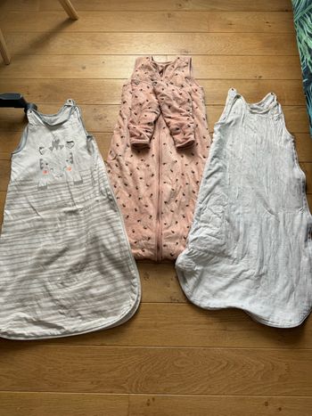 Lot de 3 gigoteuses