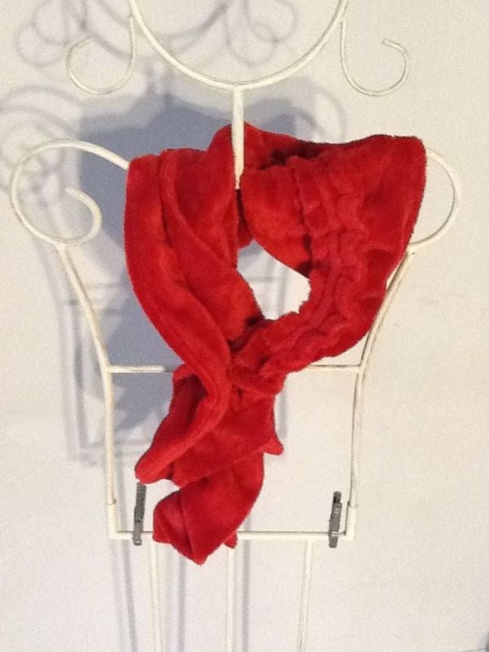 Echarpe rouge