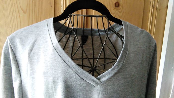 Top asymétrique gris clair neuf Shein - photo numéro 3