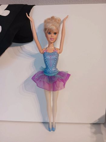 Poupée mattel Disney cendrillon ballerine (Année du moule corp 2011 tête 2005)