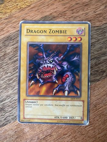 Carte Yu-Gi-Oh! Dragon zombie DDY-F012 1996