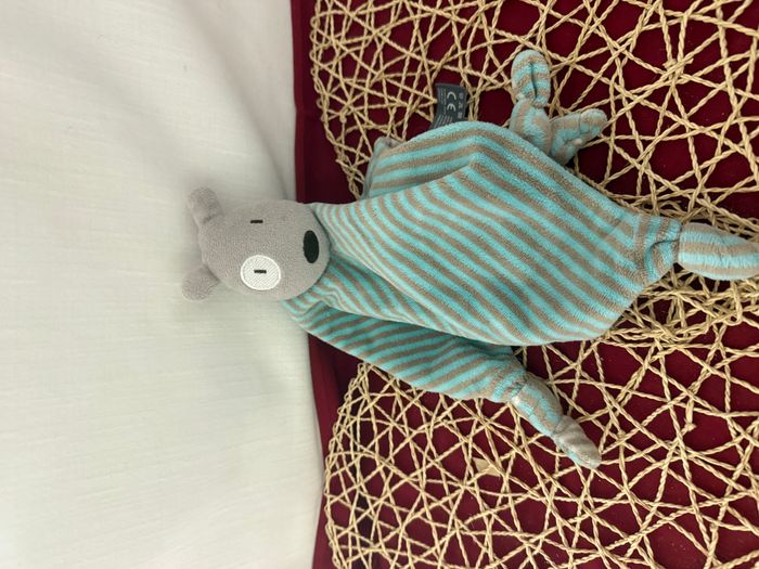 Doudou plat chien gris bleu rayé Super Léo ORCHESTRA PREMAMAN - photo numéro 3