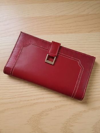 portefeuille de la marque Hexagona simili cuir rouge élégant impeccable