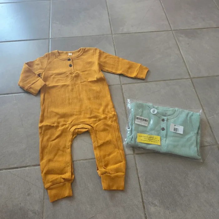 Lot 2 grenouillères pyjama 18 mois
