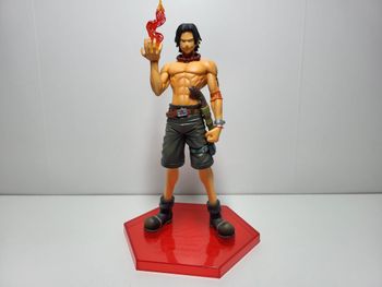 BANPRESTO - One Piece - "D" Lineage vol.2 DX Portgas D. Ace Figurine