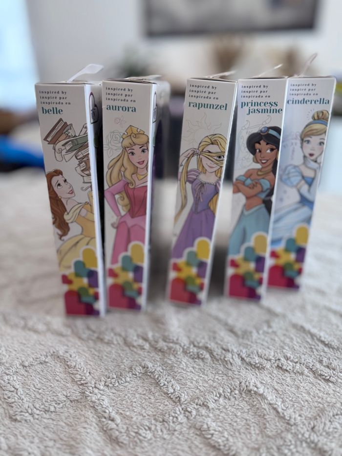 Lot 5 boites de vêtements princesse Disney poupée neufs - photo numéro 7