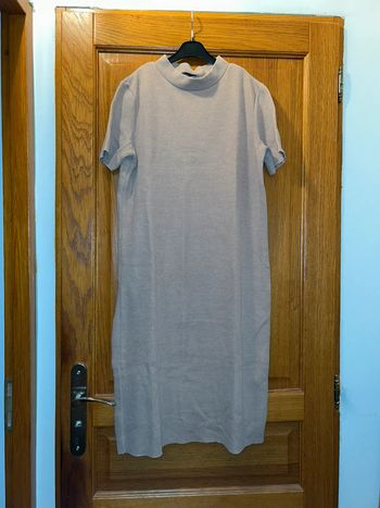 Robe à col roulé manches courtes