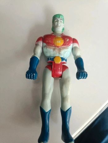 Figurine captain planète