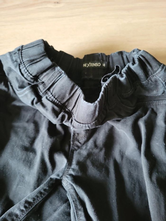 Pantalon noire - photo numéro 2