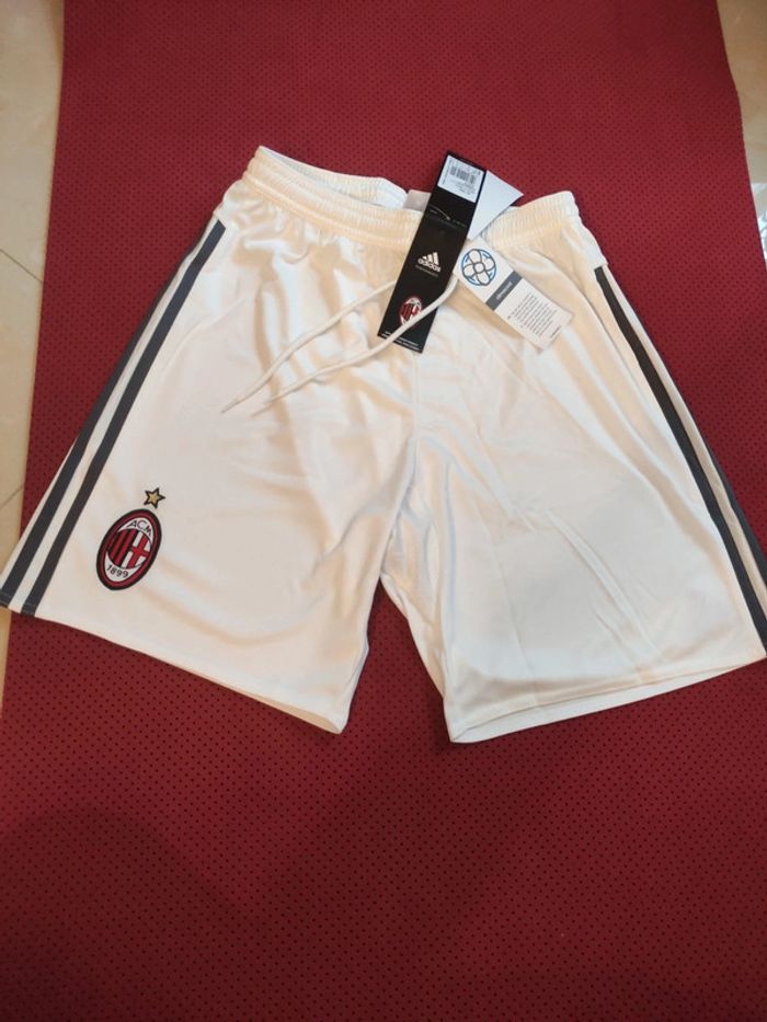 Short de foot Milan AC, Adidas Authentique Officiel taille Adulte S, Neuf