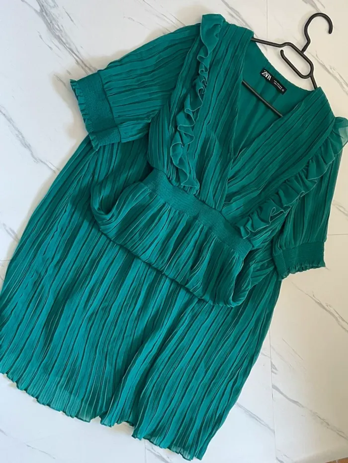 Robe plissé mi longue Zara taille S - photo numéro 3