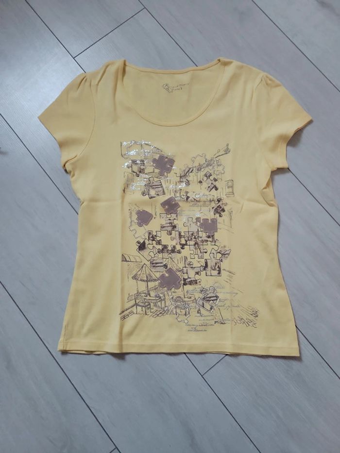 T shirt Armand Thiery taille 2