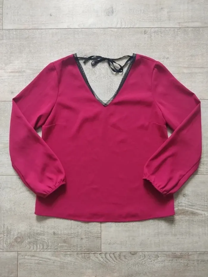 Blouse manches longues rouge framboise col V dentelle noire taille L I.Code - photo numéro 6