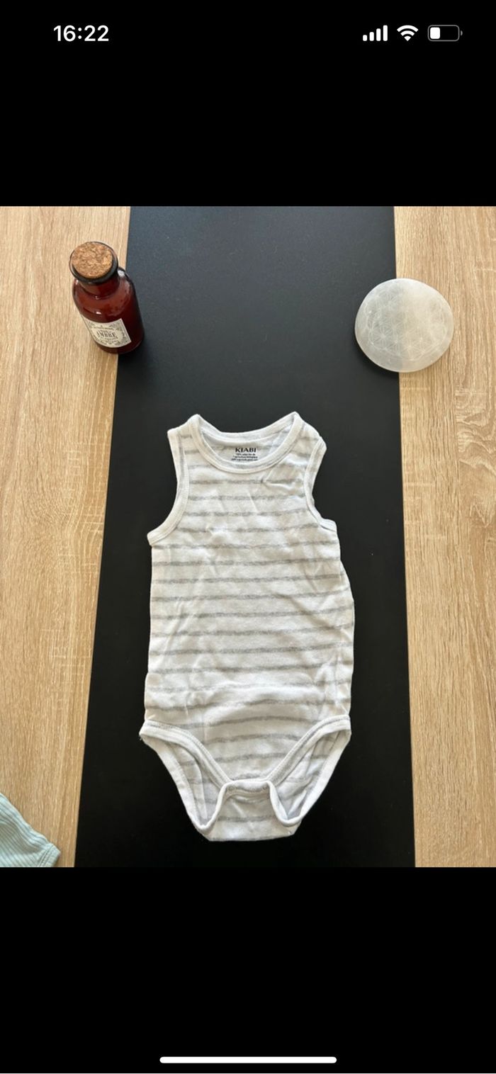 Lot de 4 bodies sans manche - photo numéro 5