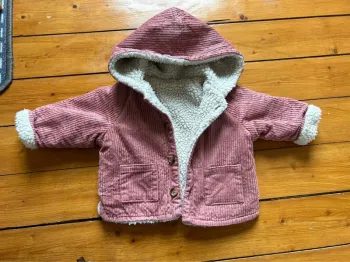 Manteau côtelé velours rose 9 mois